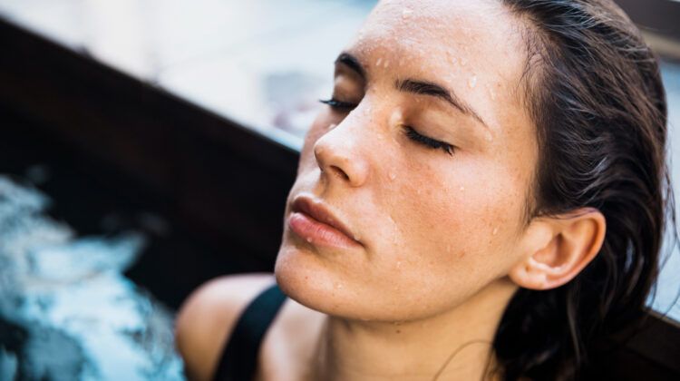 Take Care of Your Oily Skin in Monsoon With These 6 Ways