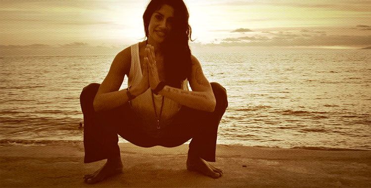 Garland Pose (Malasana) Benefits for Body, Mind & Women – 2025