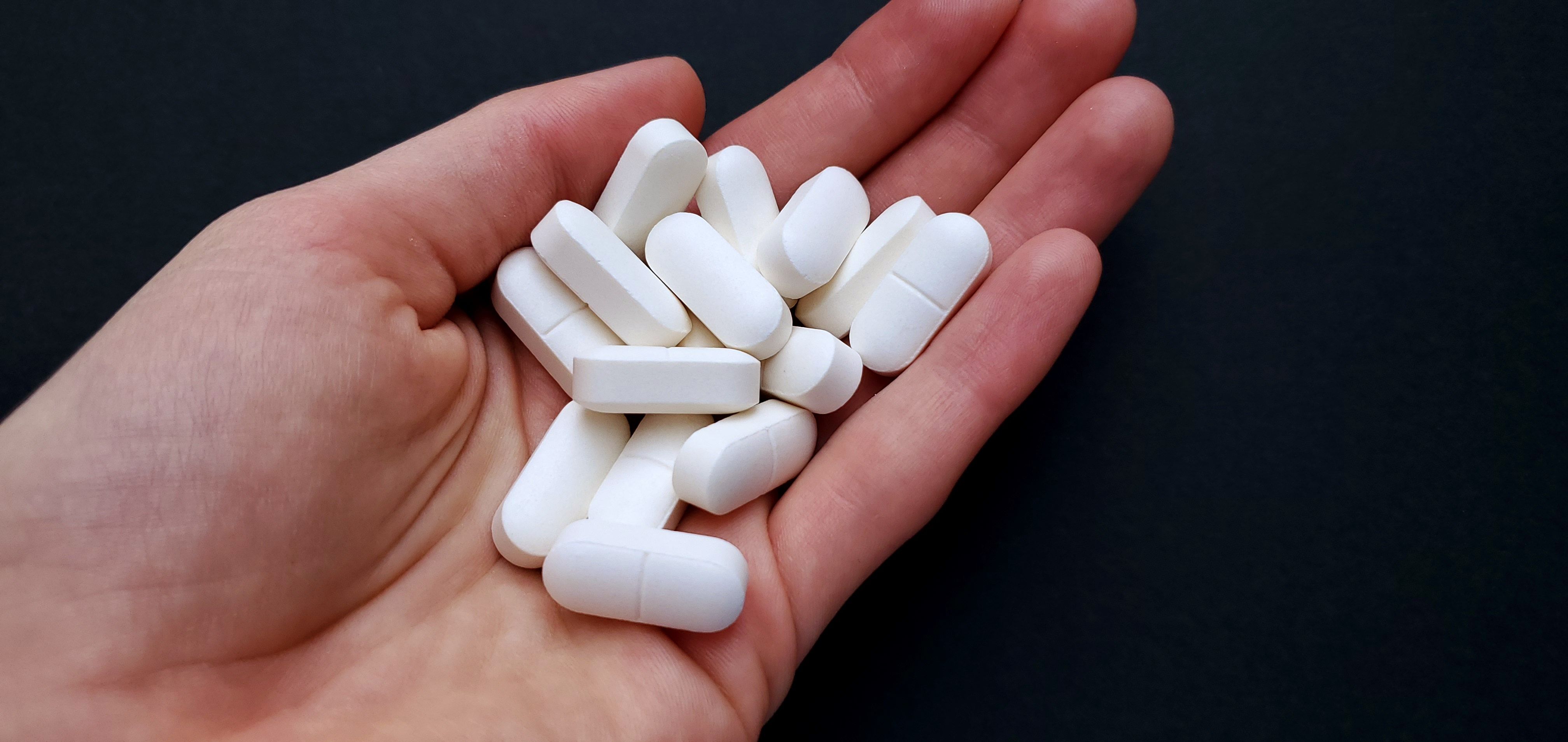 Gabantin 100 medicine: uses, health benefits - Docindia.org