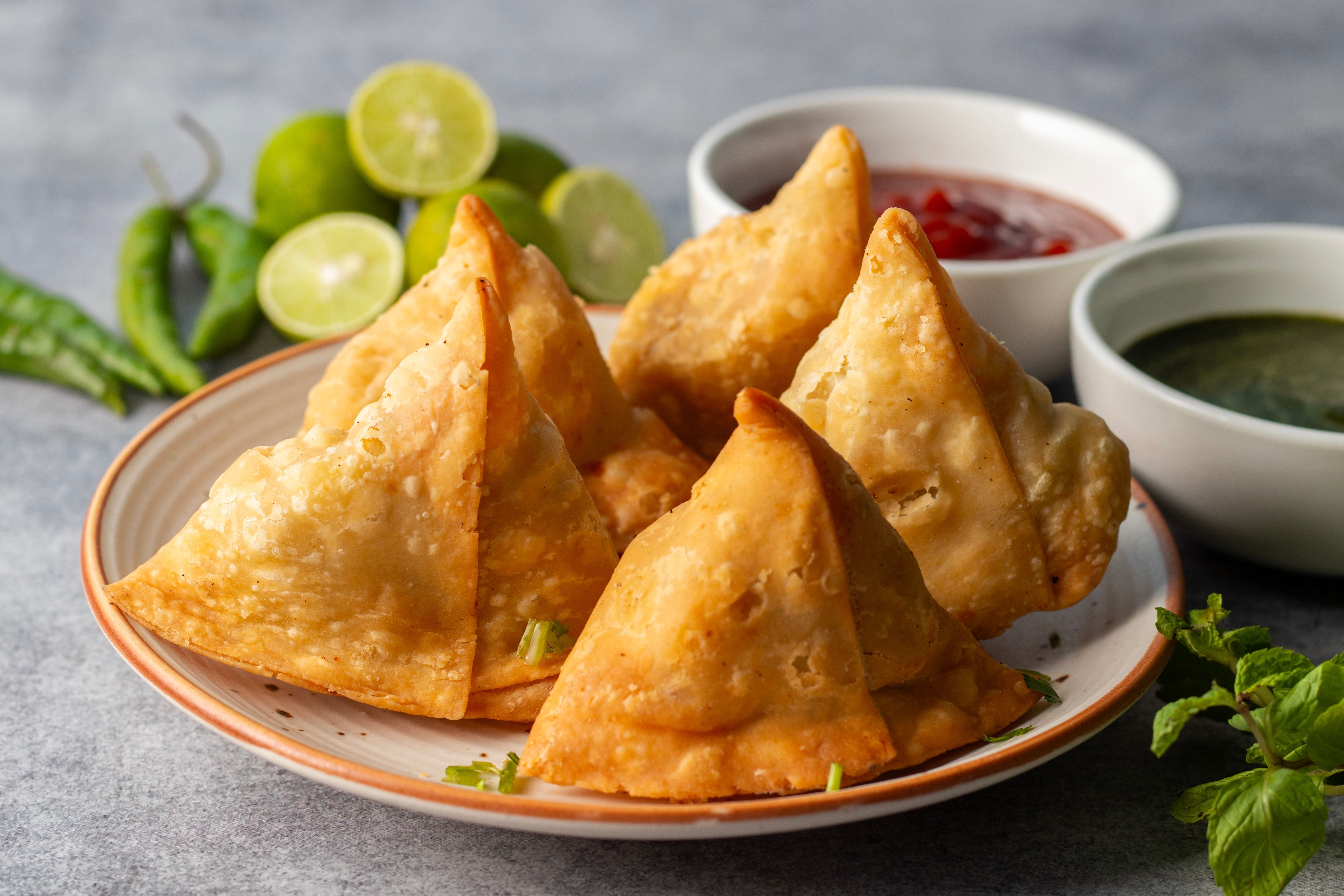 Calories in Samosa, Nutrition, and Health Benefits