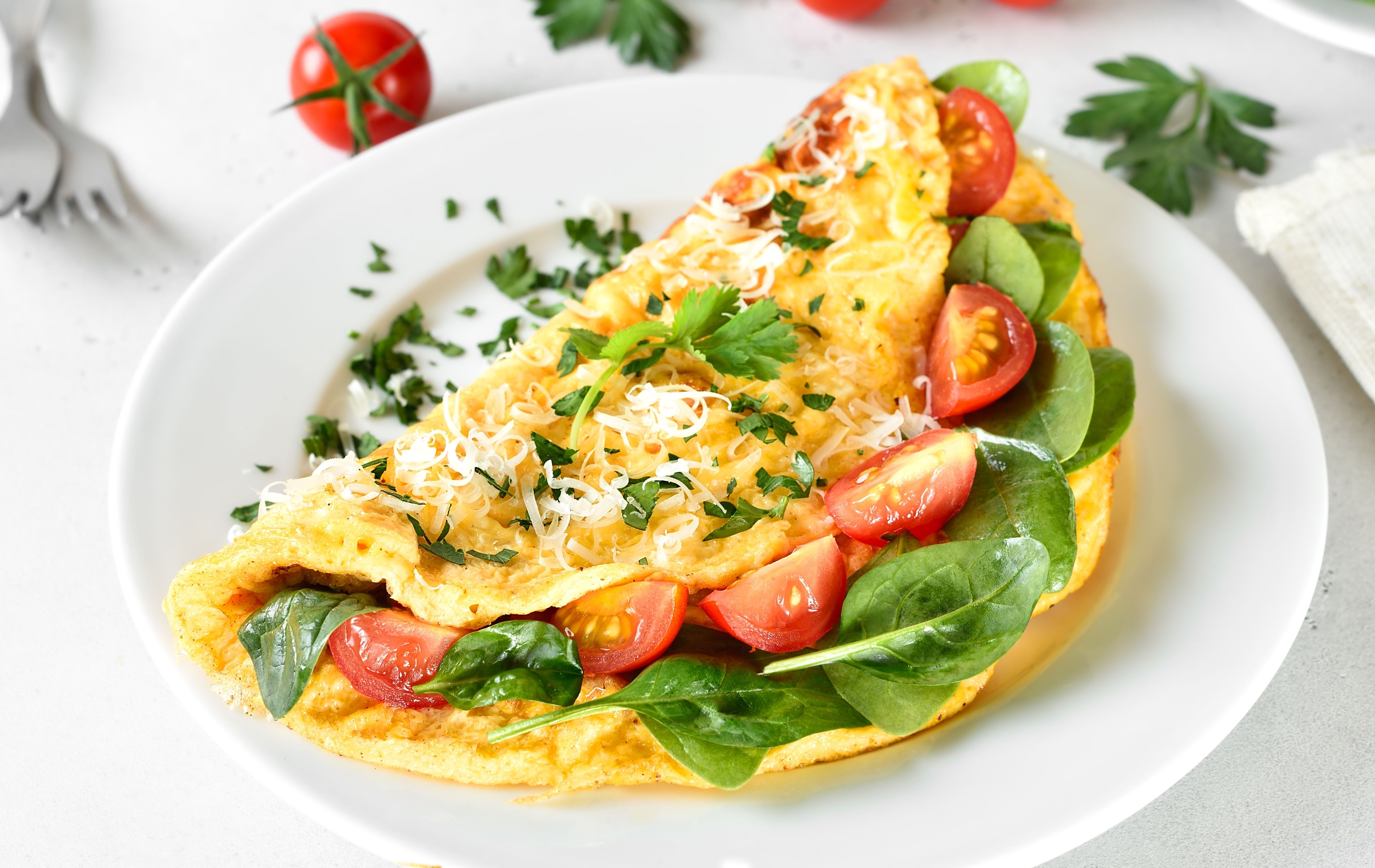Calories in 2 Egg Omelette: Nutrition Facts, Benefits & Calorie Count
