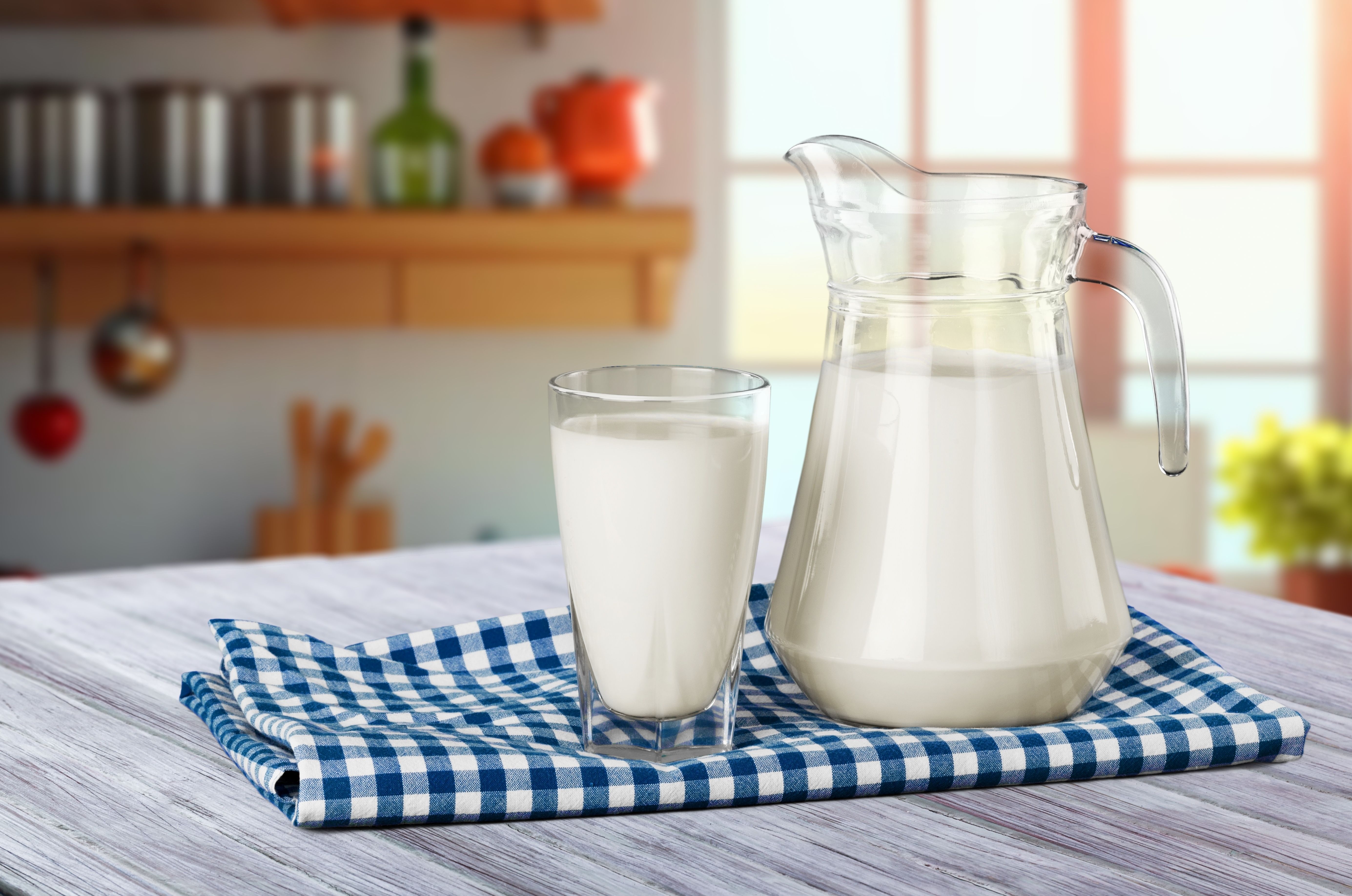 Calories in 300 ml Milk and Nutrition Facts Information