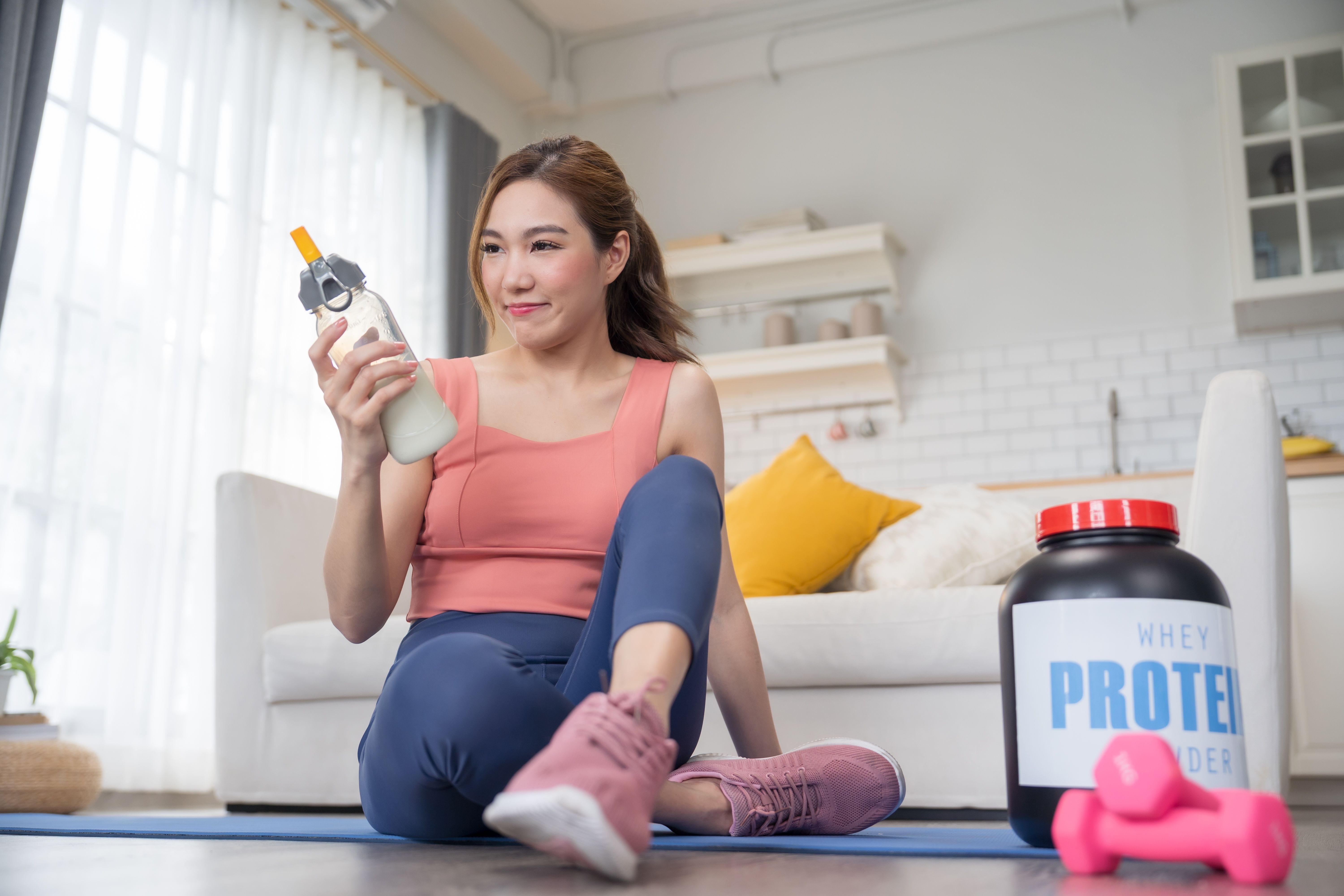 DIFFERENCE BETWEEN WHEY PROTEIN AND MASS GAINER : WHICH ONE IS RIGHT FOR YOU?